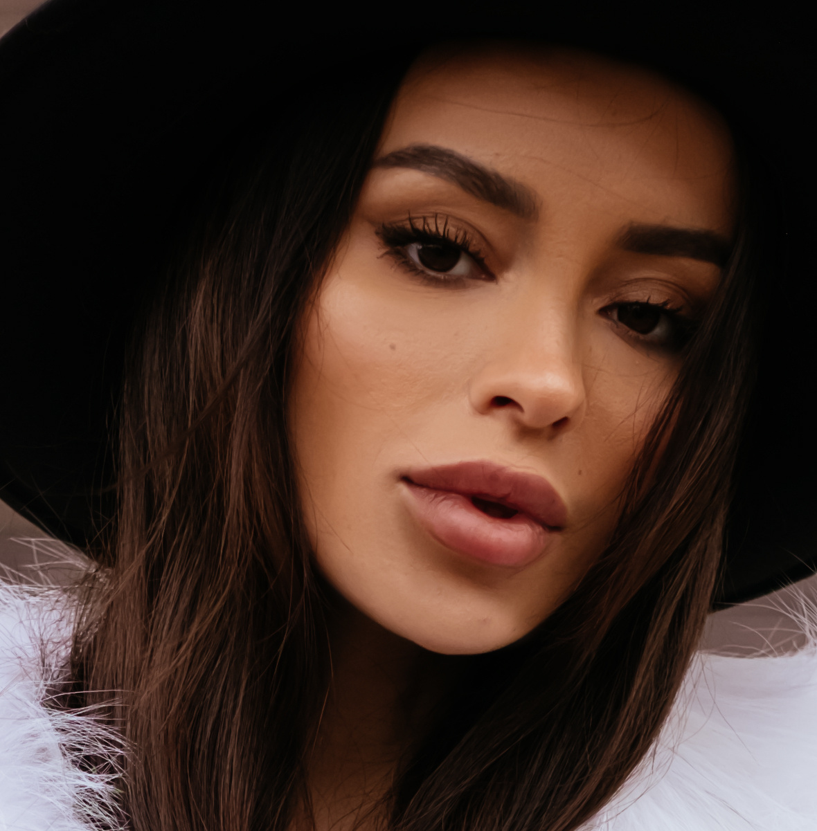 Портретная фотосессия для девушки модели. Фотограф Максим Ерёмин