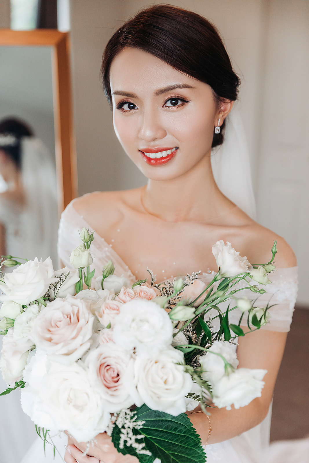 Wedding photographer in Tbilisi & Saint-Petersburg (Spb). Destination wedding photographer Peter Letu