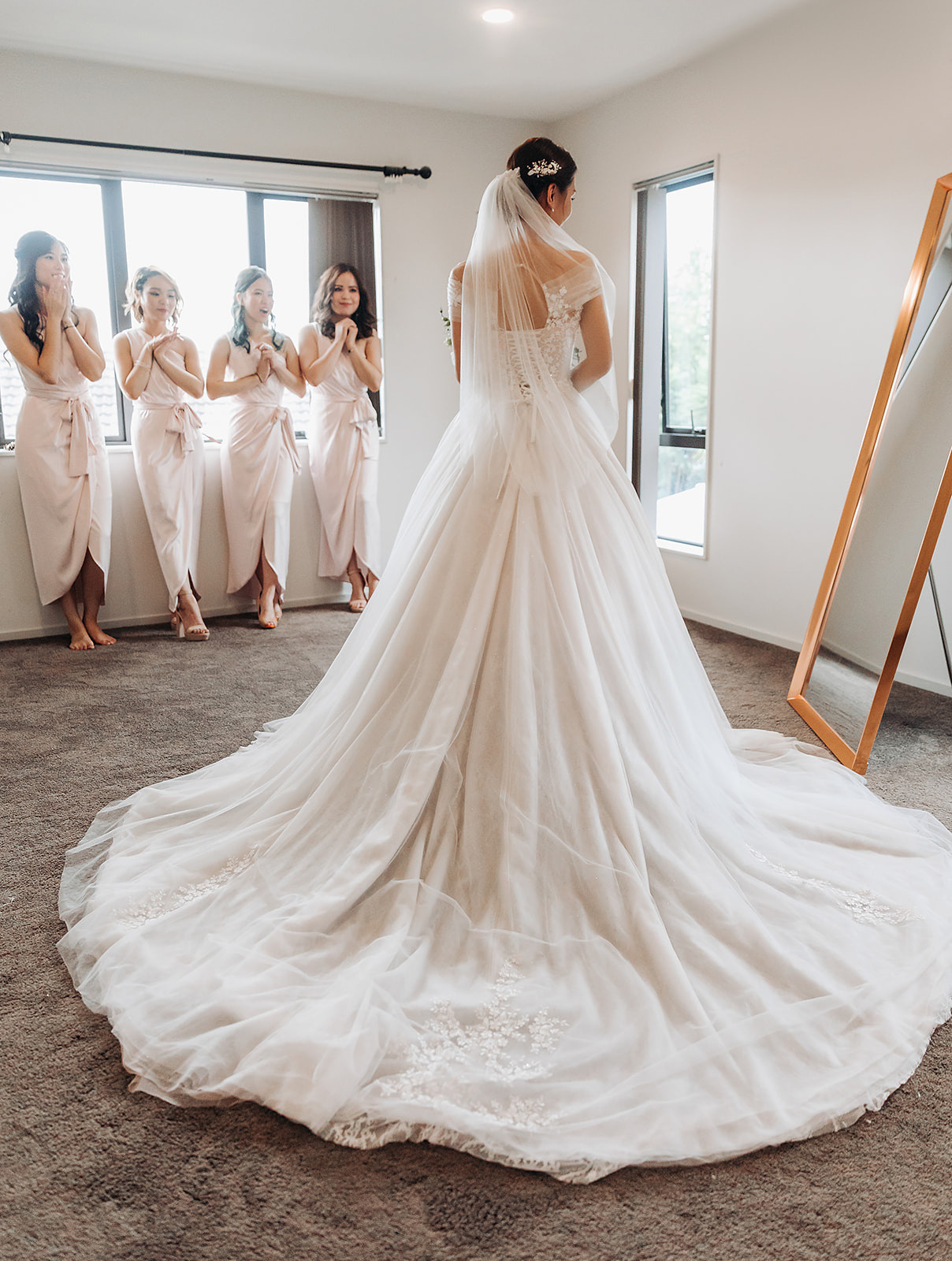 Wedding photographer in Tbilisi & Saint-Petersburg (Spb). Destination wedding photographer Peter Letu