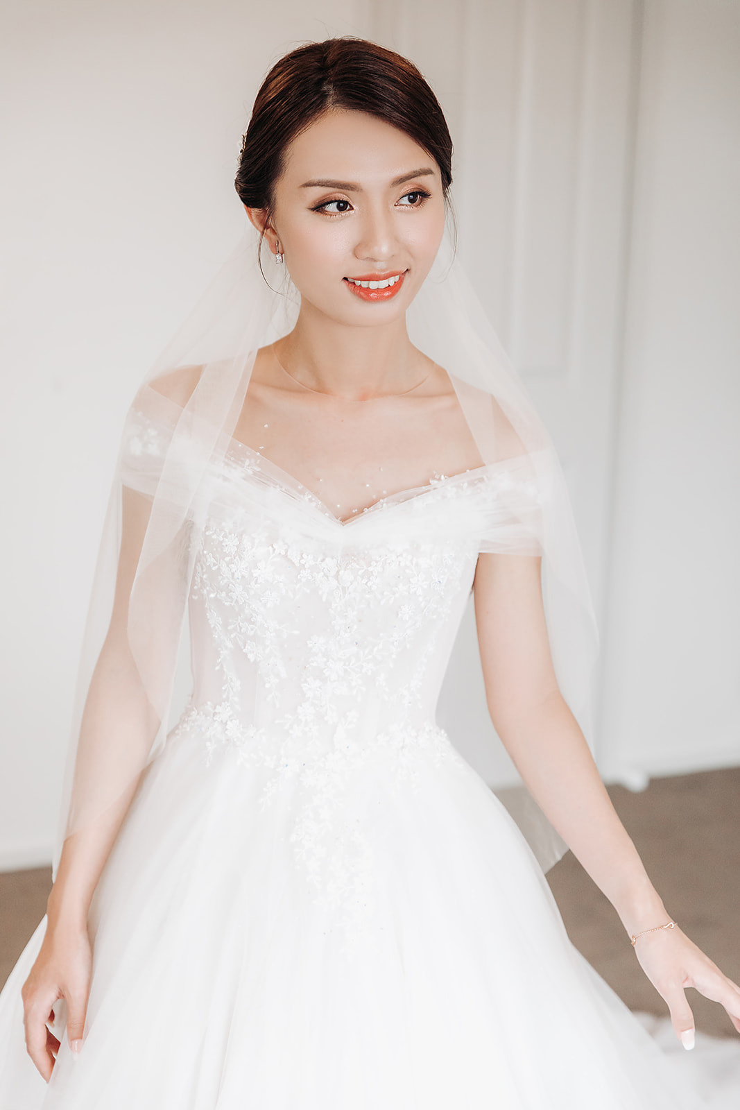 Wedding photographer in Tbilisi & Saint-Petersburg (Spb). Destination wedding photographer Peter Letu