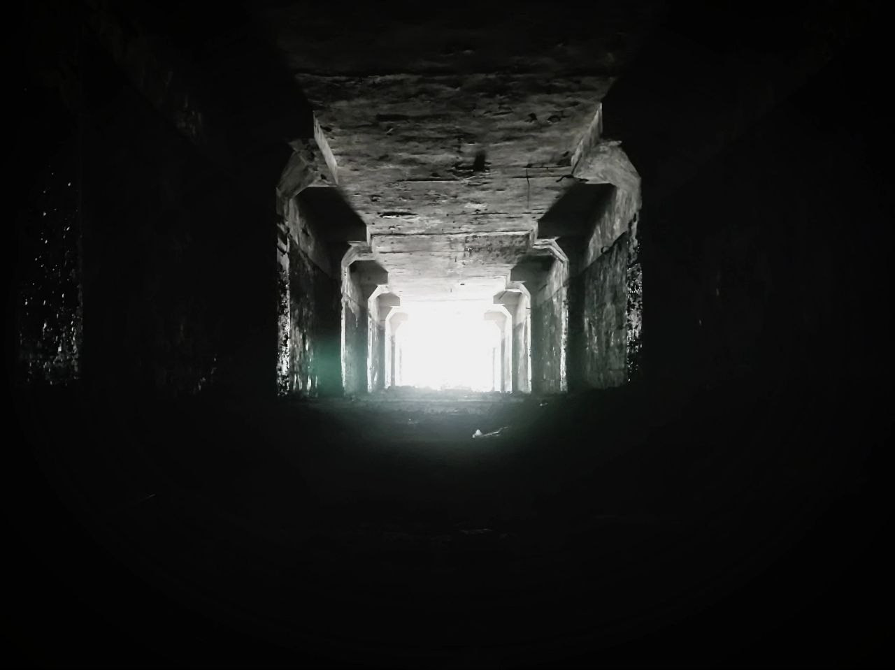 Изучение заброшенной военной базы. Писатель-фантаст Сергей Рыжков