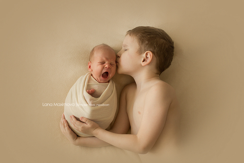Детская фотосессия старшие и младшие дети. Фотограф новорождённых малышей и детский фотограф В Казани Лана Максим