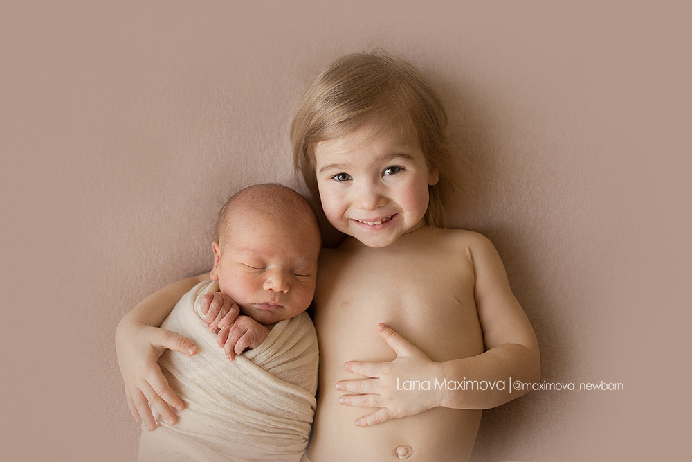 Детская фотосессия старшие и младшие дети. Фотограф новорождённых малышей и детский фотограф В Казани Лана Максим