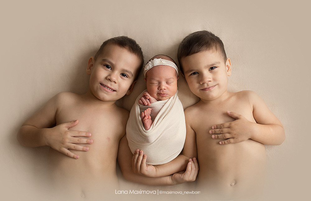 Детская фотосессия старшие и младшие дети. Фотограф новорождённых малышей и детский фотограф В Казани Лана Максим