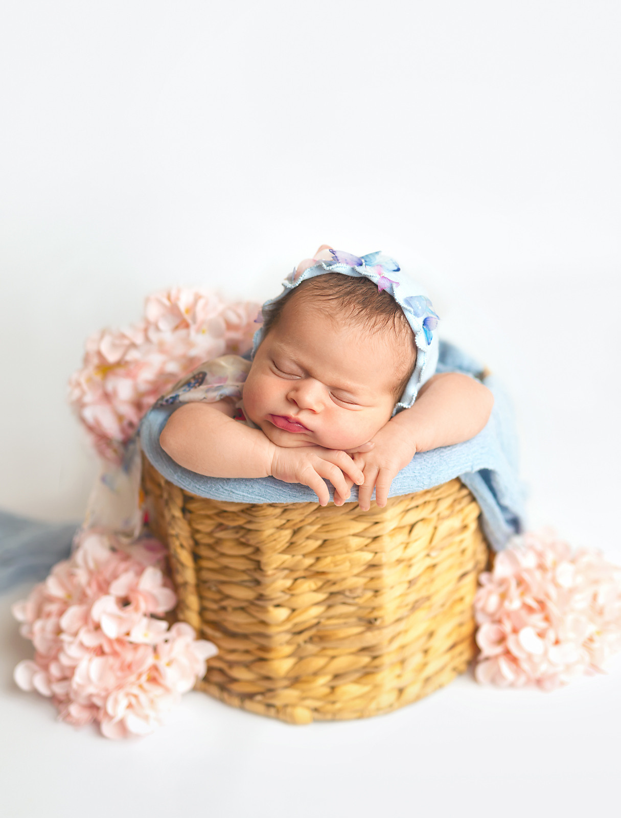 Newborn. Фотограф новорождённых в Казани Нейля Гильмутдинова ньюборн