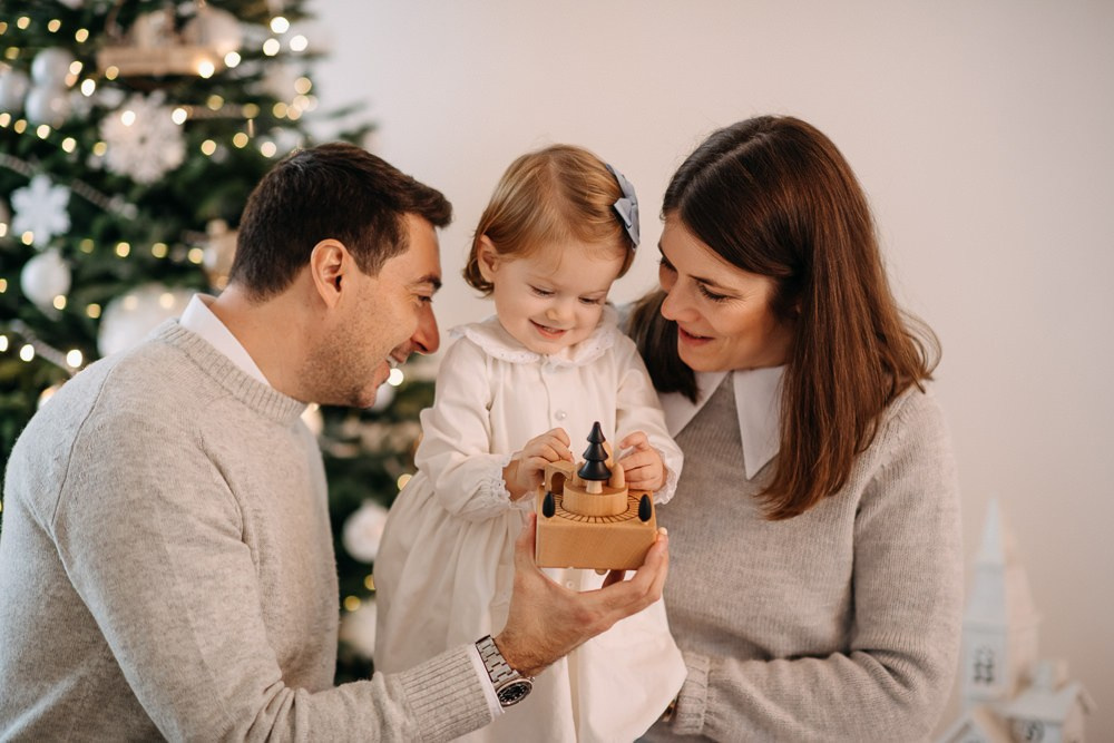 Новогодняя фотосессия. Фотосессия в студии в Москве от профессионального фотографа услуги по доступным ценам