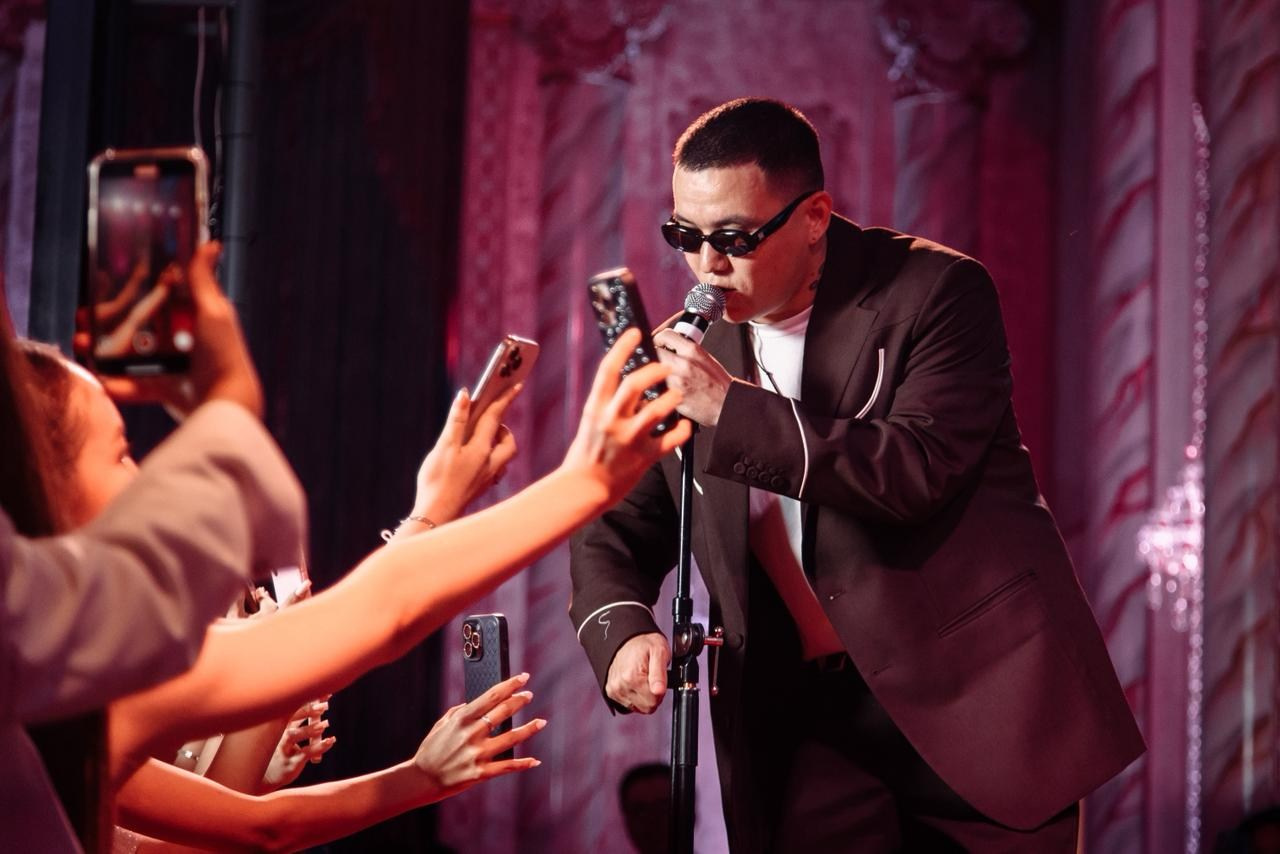 Звезды из эстрады. «QRPhoto»