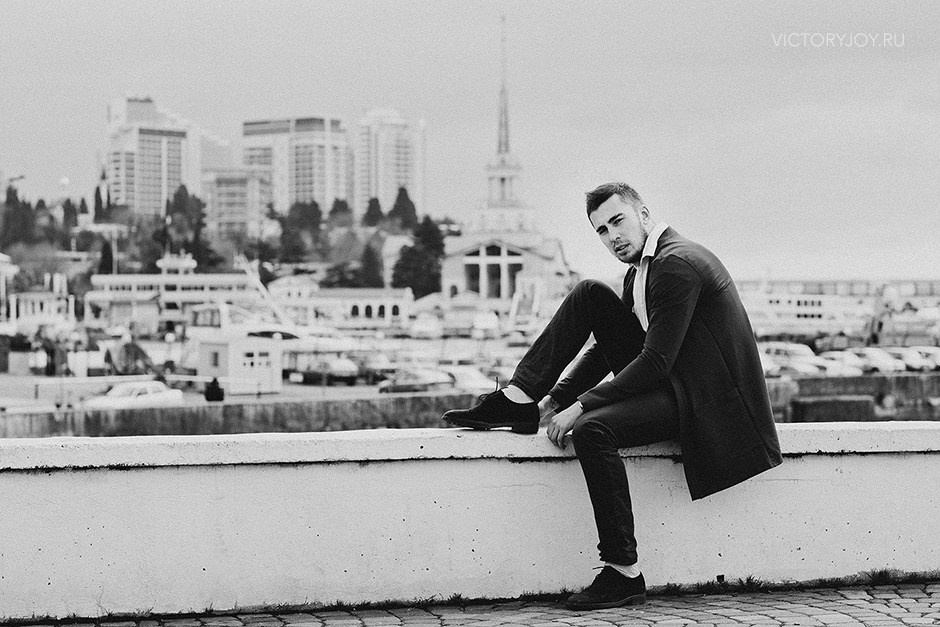 Best Portrait Photo Shoot for Men. Professional photographer in Sochi Victoria Joy. Teaching Photography