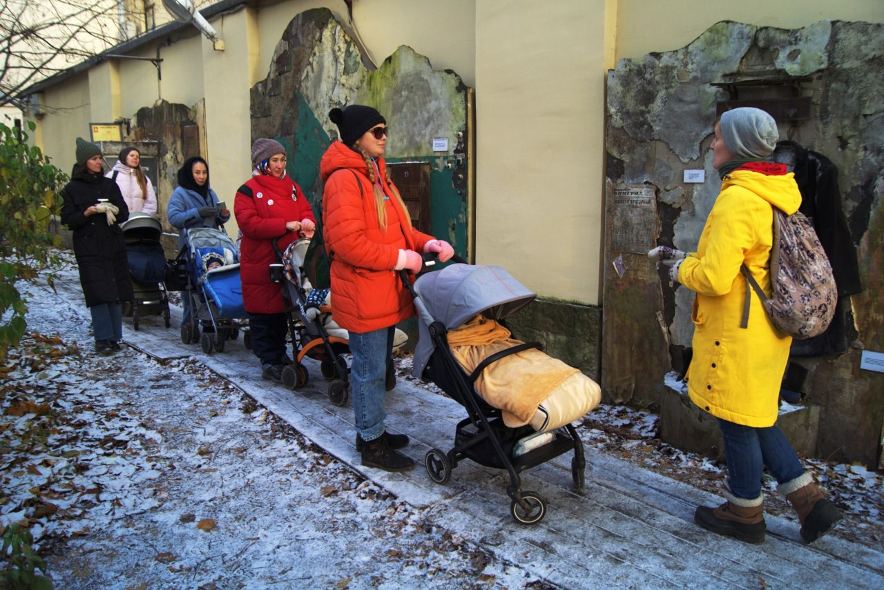 Экскурсия на улице. Фотограф в Санкт-Петербурге