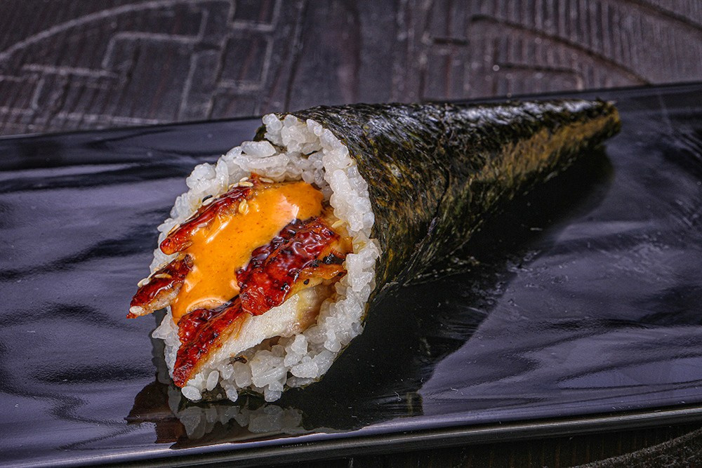 Фотосъемка суши и роллов. Заказ по тел.: +7 (906) 006-90-22. Фуд-фотограф Андрей Старостин — съемка еды в Москве. 9000 руб. в час