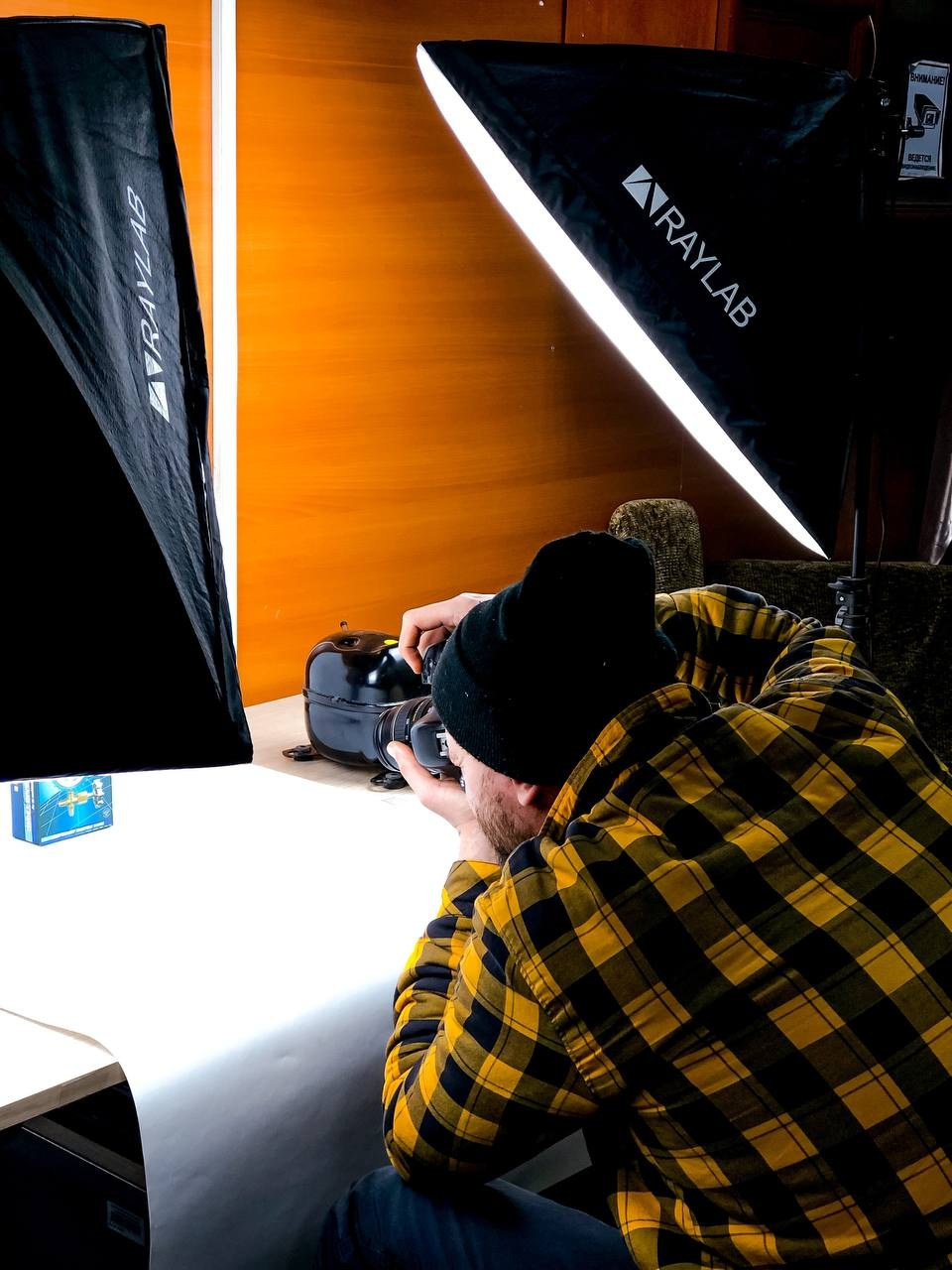 Backstage. Предметный фотограф в Симферополе Антон Катунин