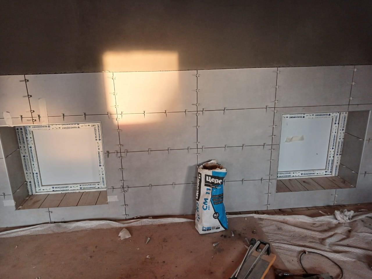 монтаж фартука из плитки 