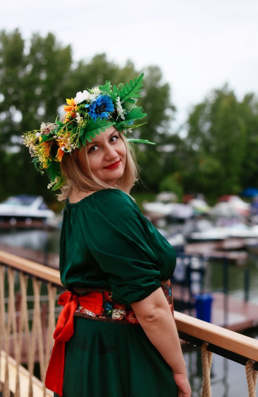 ТЫ КОРОЛЕВА. Фотограф Красноярск съемки лавстори, фотосессия в студии, портретная съемка, творческие фотосессии