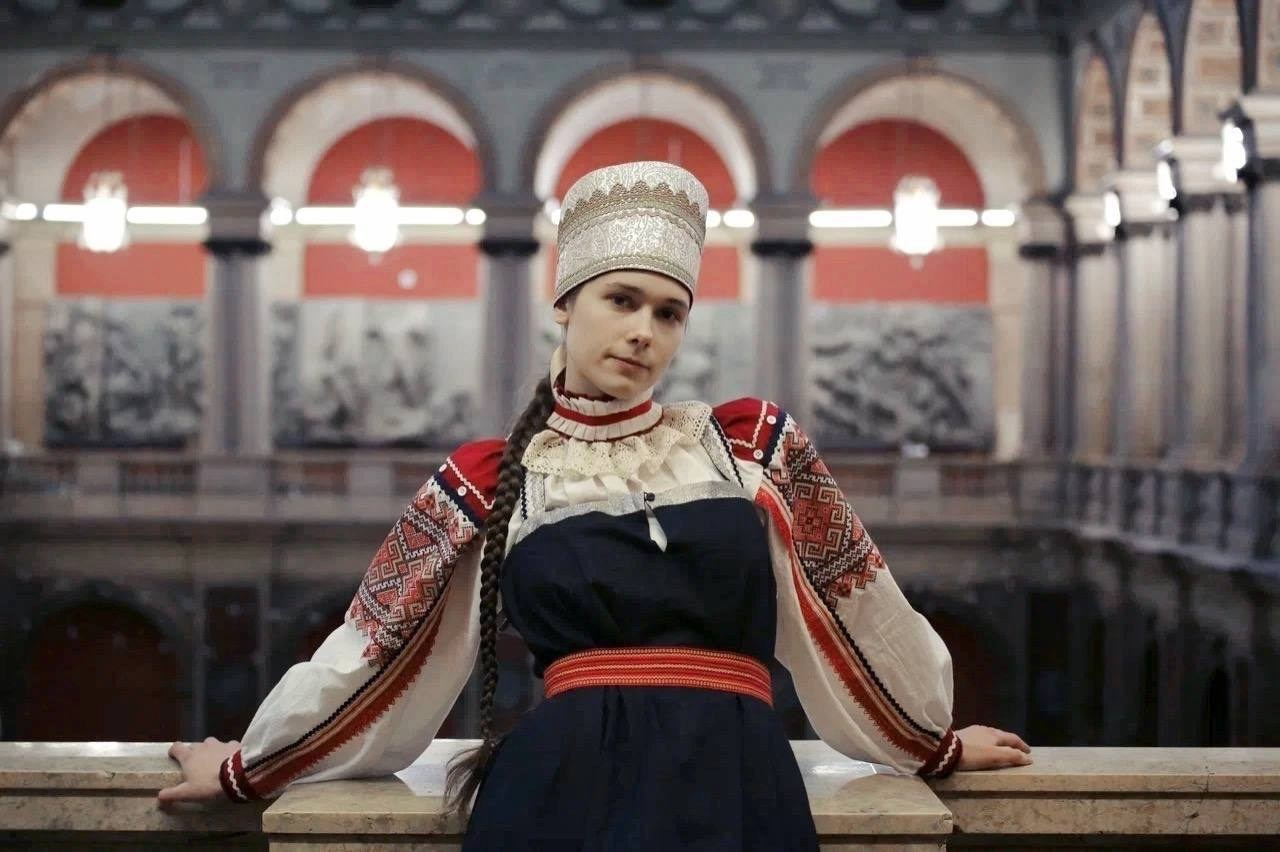 Русский народный. Костюмер, художник кино и телевидения в спб