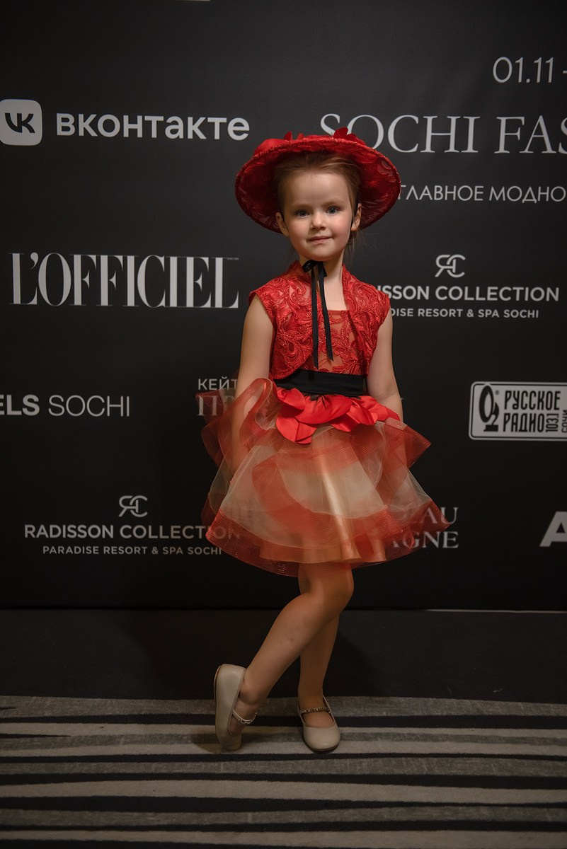 SochiFashionWeek2024 дизайнер Анохина Светлана. Семейный и коммерческий фотограф в Сочи Александр Бодунов