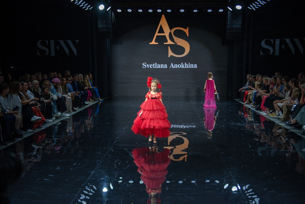 SochiFashionWeek2024 дизайнер Анохина Светлана. Семейный и коммерческий фотограф в Сочи Александр Бодунов