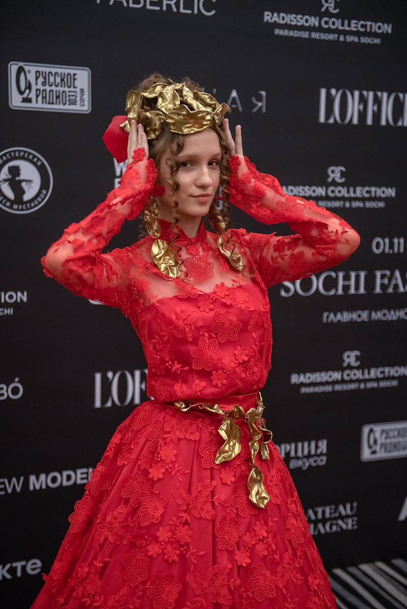 SochiFashionWeek2024 дизайнер Анохина Светлана. Семейный и коммерческий фотограф в Сочи Александр Бодунов