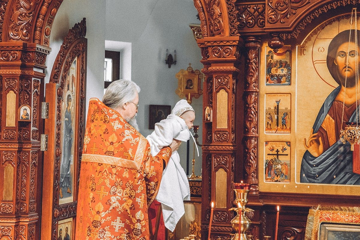 Крещение в храме святых апостолов Петра и Петра, Лужки, Истринский район