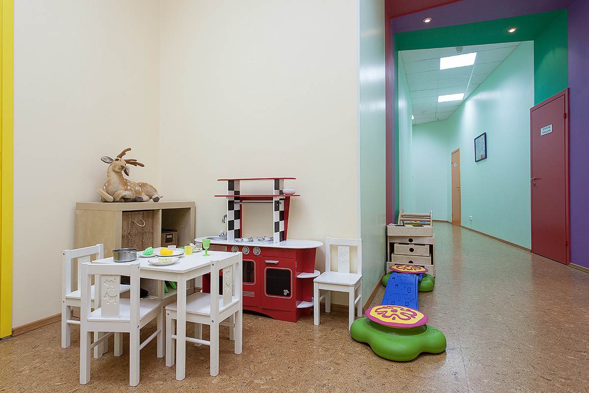 Рекламный фотограф в Санкт-Петербурге. Интерьерная фотосъемка детских мед. учреждений. Фотограф Сергей Пушкин. СПб. Фото для сайтов и полиграфии. Сотрудничество агенства. Фотосъемка детских центров, арт-пространств и комерческих помещений. Photographer  in Saint-Petersburg, Russia.