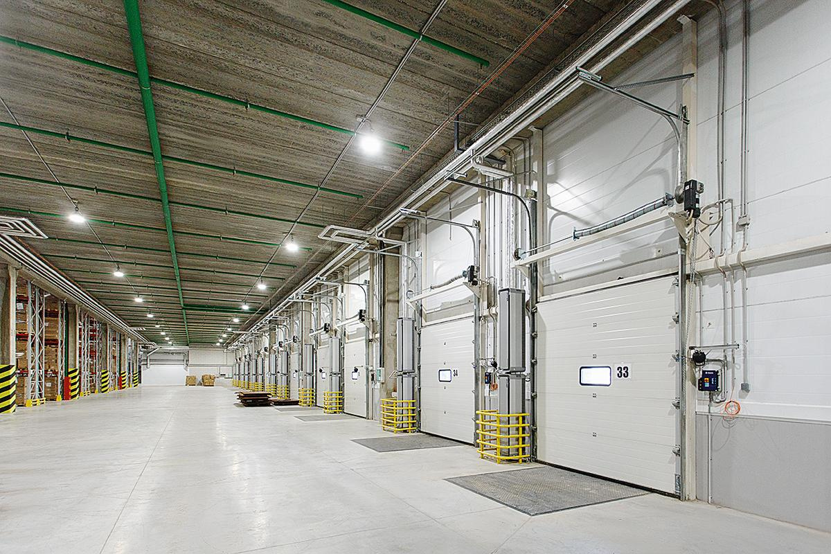 Рекламный фотограф в Санкт-Петербурге. Интерьерная фотосъемка складских помещений. Фотограф Сергей Пушкин. СПб. Фото для сайтов и полиграфии. Сотрудничество агенства. Фотосъемка ресторанов, арт-пространств и комерческих помещений. Photographer  in Saint-Petersburg, Russia.