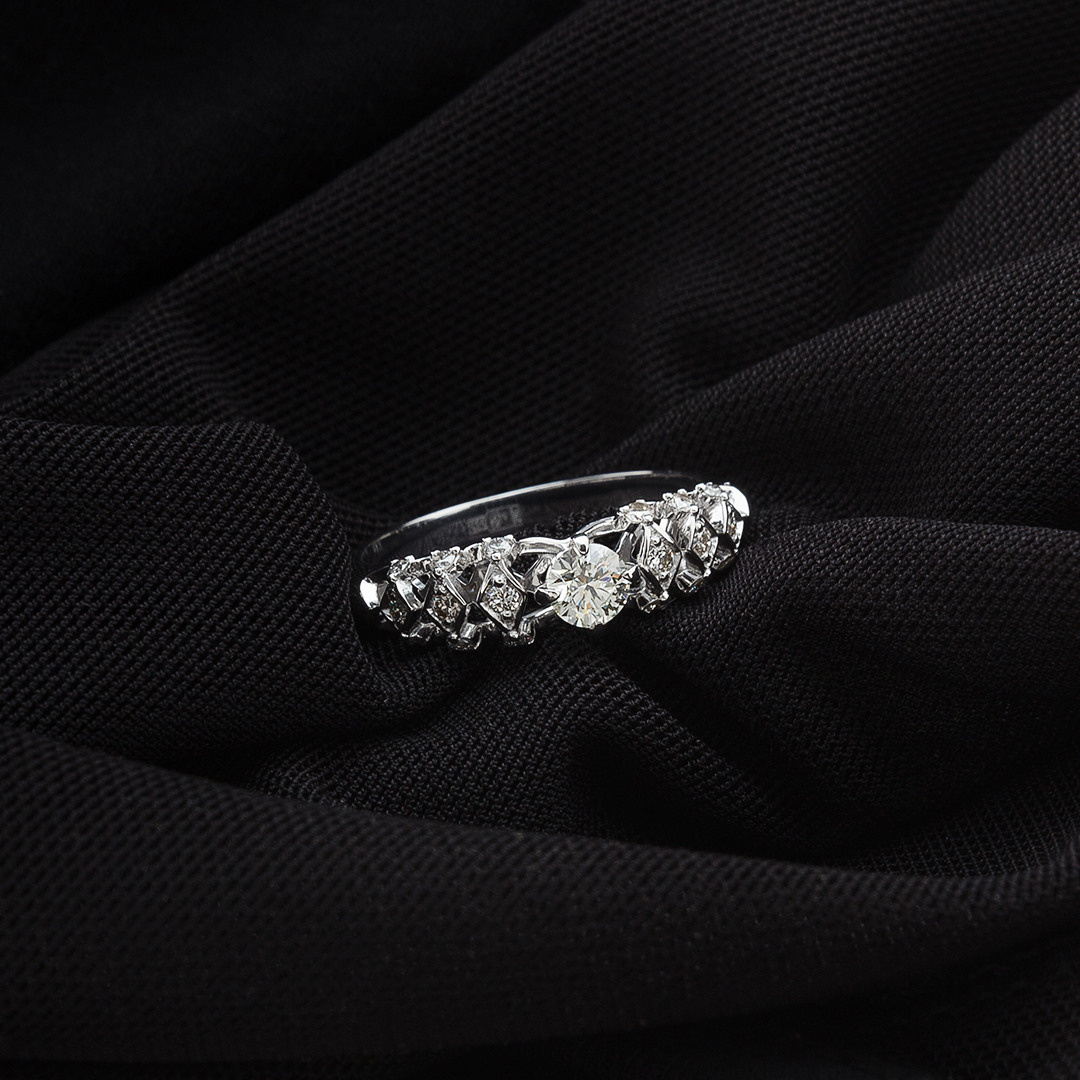 Рекламная фотосъёмка ювелирных украшений и драгоценных камней. Предметная фотосъемка ювелирных украшений. Профессиональный фотограф в Санкт-Петербурге. Студийная фотография. Ювелирный фотограф Сергей Пушкин. Фото для рекламы и соцсетей.  Product photographer in Saint-Petersburg, Russia. Gems photo. Фотосъемка товаров для соцсетей и маркетплейсов. Фотосессия украшений в спб. Фотограф в студии в спб для украшений. Фотосессия бижутерии. Фотограф ювелирных изделий.