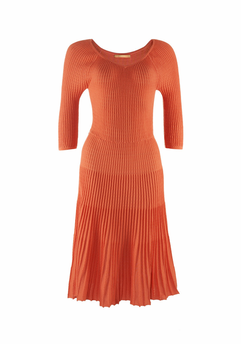 Фотосъемка одежды для маркетплейсов и каталогов. Фото на белом фоне. Фотограф Сергей Пушкин. Одежда на "невидимом манекене". Студийная фотосессия.