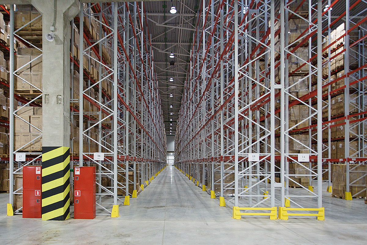 Рекламный фотограф в Санкт-Петербурге. Интерьерная фотосъемка складских помещений. Фотограф Сергей Пушкин. СПб. Фото для сайтов и полиграфии. Сотрудничество агенства. Фотосъемка ресторанов, арт-пространств и комерческих помещений. Photographer  in Saint-Petersburg, Russia.