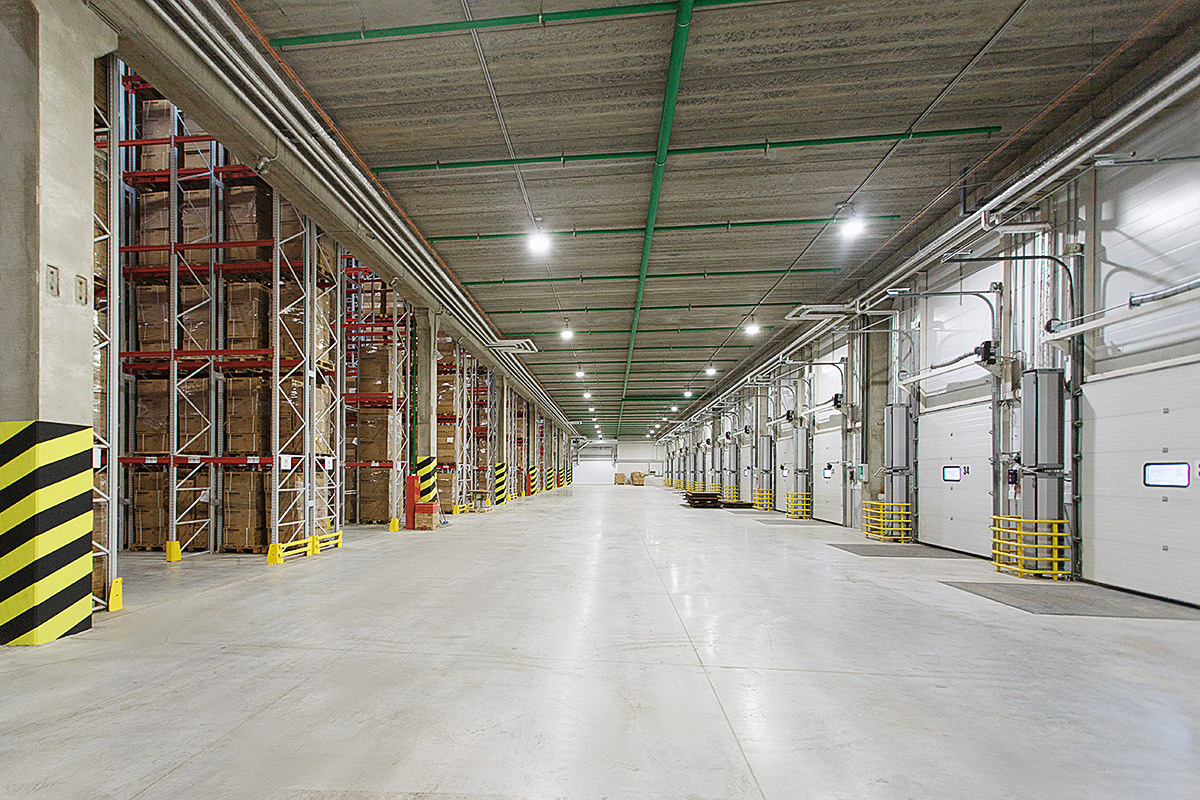 Рекламный фотограф в Санкт-Петербурге. Интерьерная фотосъемка складских помещений. Фотограф Сергей Пушкин. СПб. Фото для сайтов и полиграфии. Сотрудничество агенства. Фотосъемка ресторанов, арт-пространств и комерческих помещений. Photographer  in Saint-Petersburg, Russia.