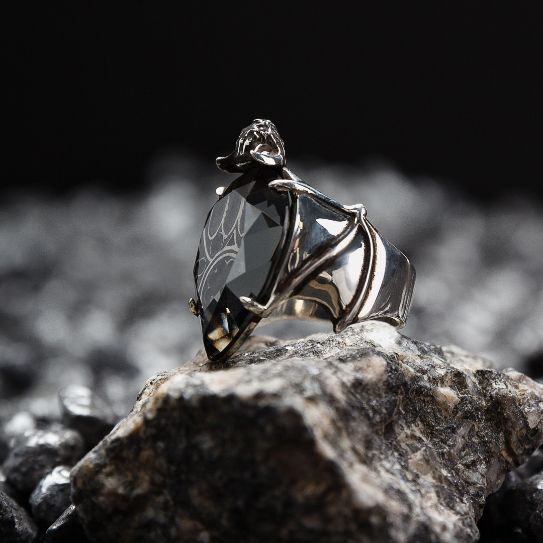 Рекламная фотосъёмка ювелирных украшений и драгоценных камней. Предметная фотосъемка ювелирных украшений. Профессиональный фотограф в Санкт-Петербурге. Студийная фотография. Ювелирный фотограф Сергей Пушкин. Фото для рекламы и соцсетей.  Product photographer in Saint-Petersburg, Russia. Gems photo.