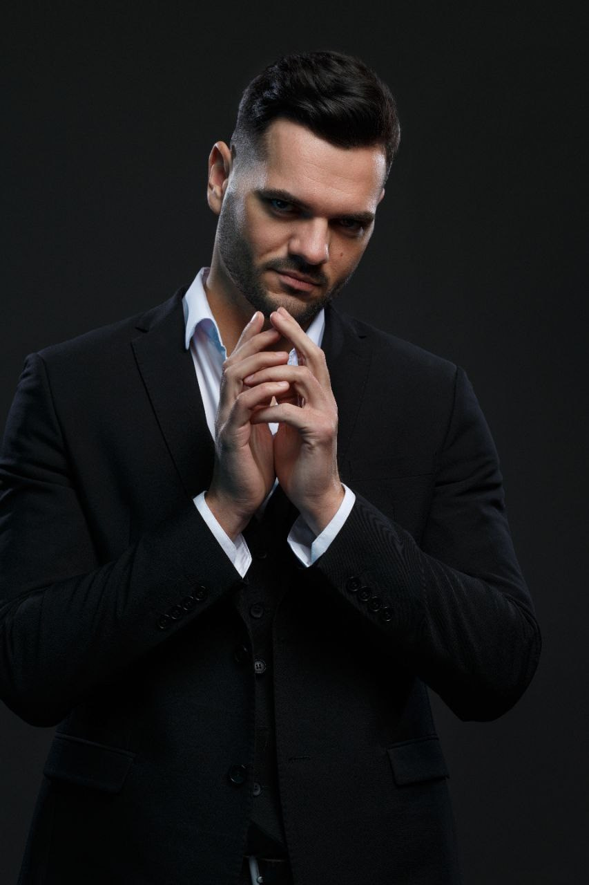 Александр, 190 см. KED Production — продакшн из СПб. Создаём фото, видео и контент, который помогает брендам и селлерам продавать больше