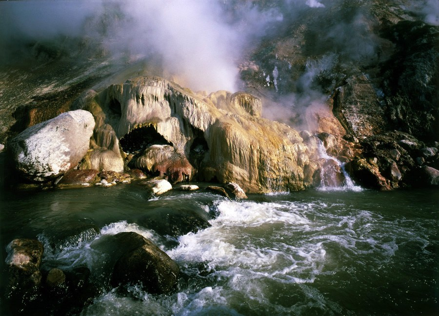 Гейзер Малахитовый  (разрушен селем в 2008г)