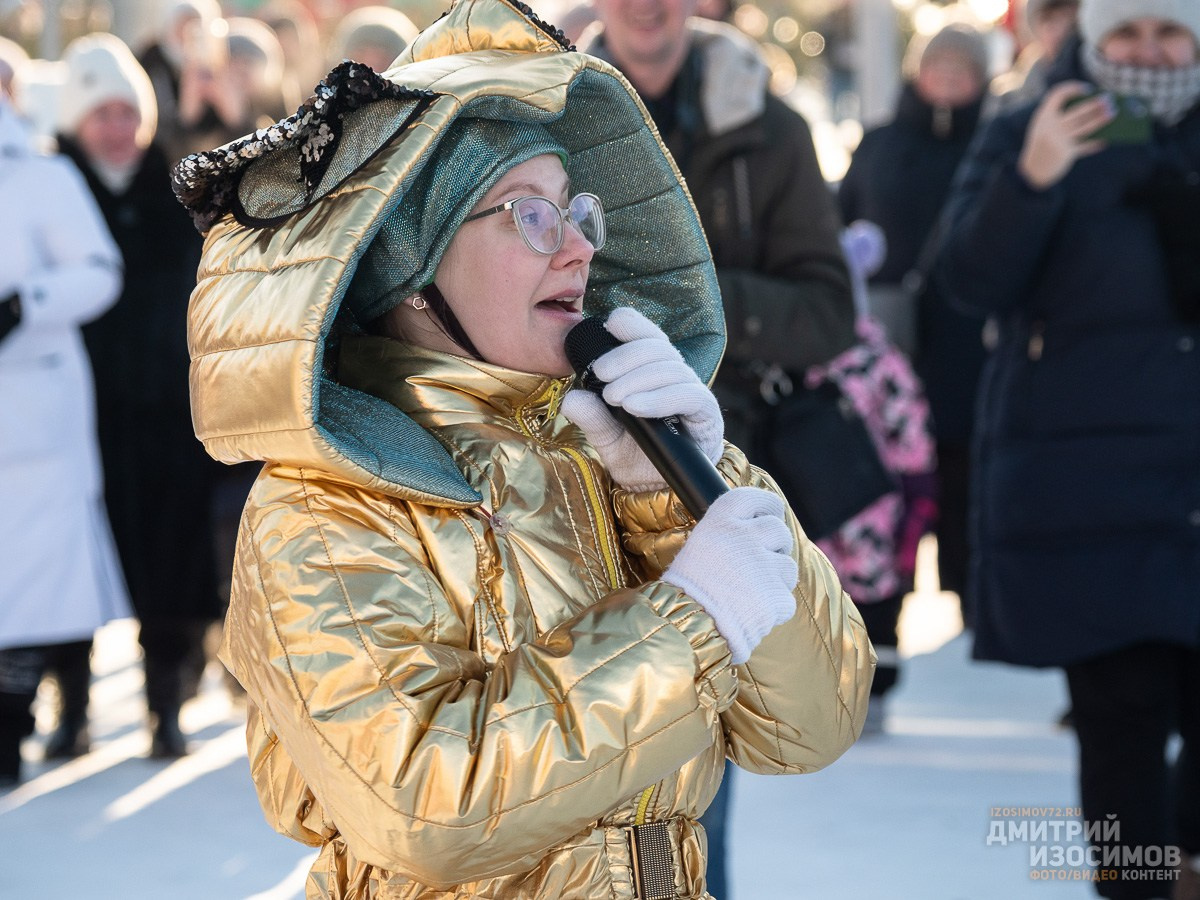 Забег снегурочек