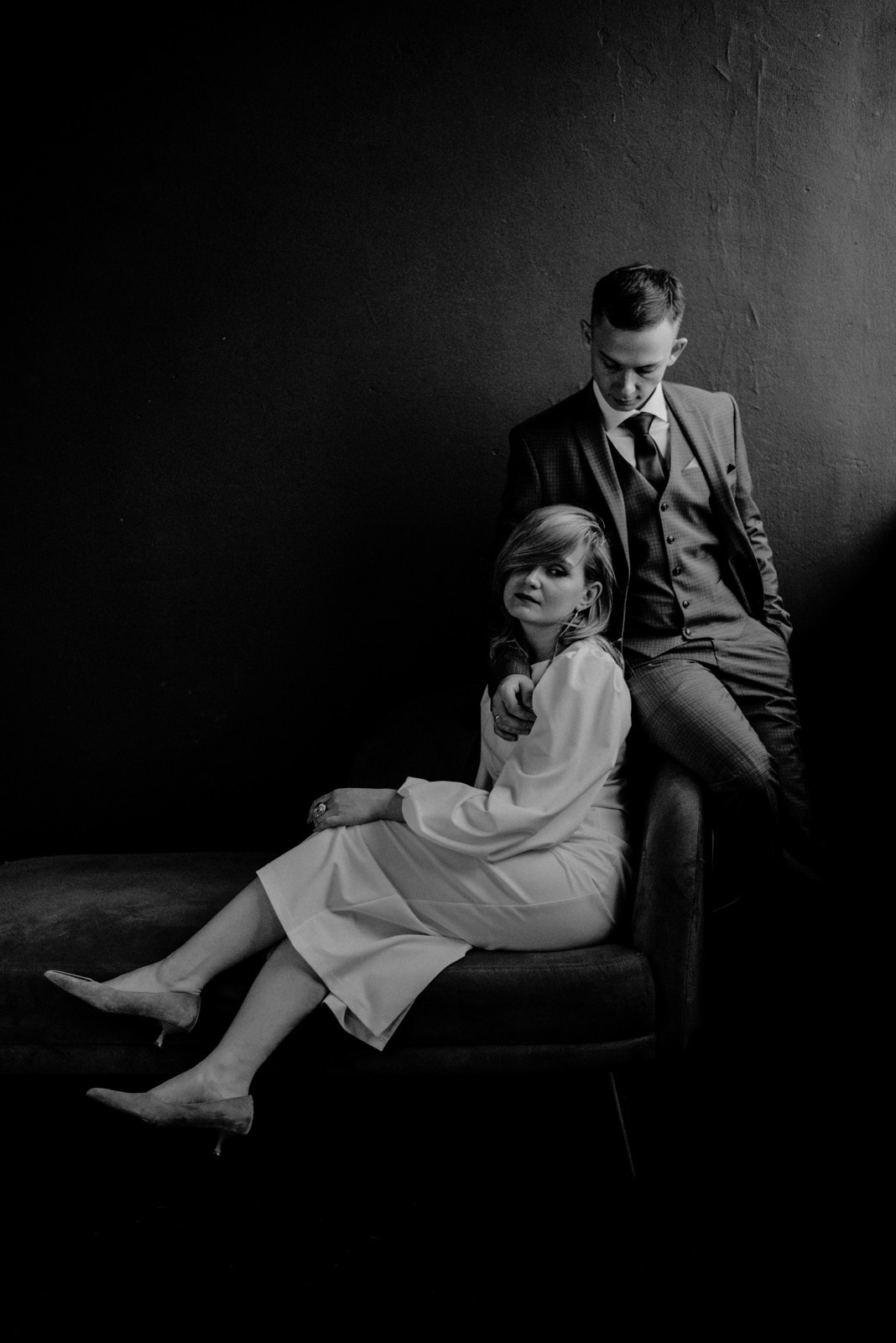 Свадебная фотосессия в стиле минимализм в Тюмени — Максим и Таня — Фотограф Дарья Мустафина. Фотограф Дарья Мустафина, Тюмень