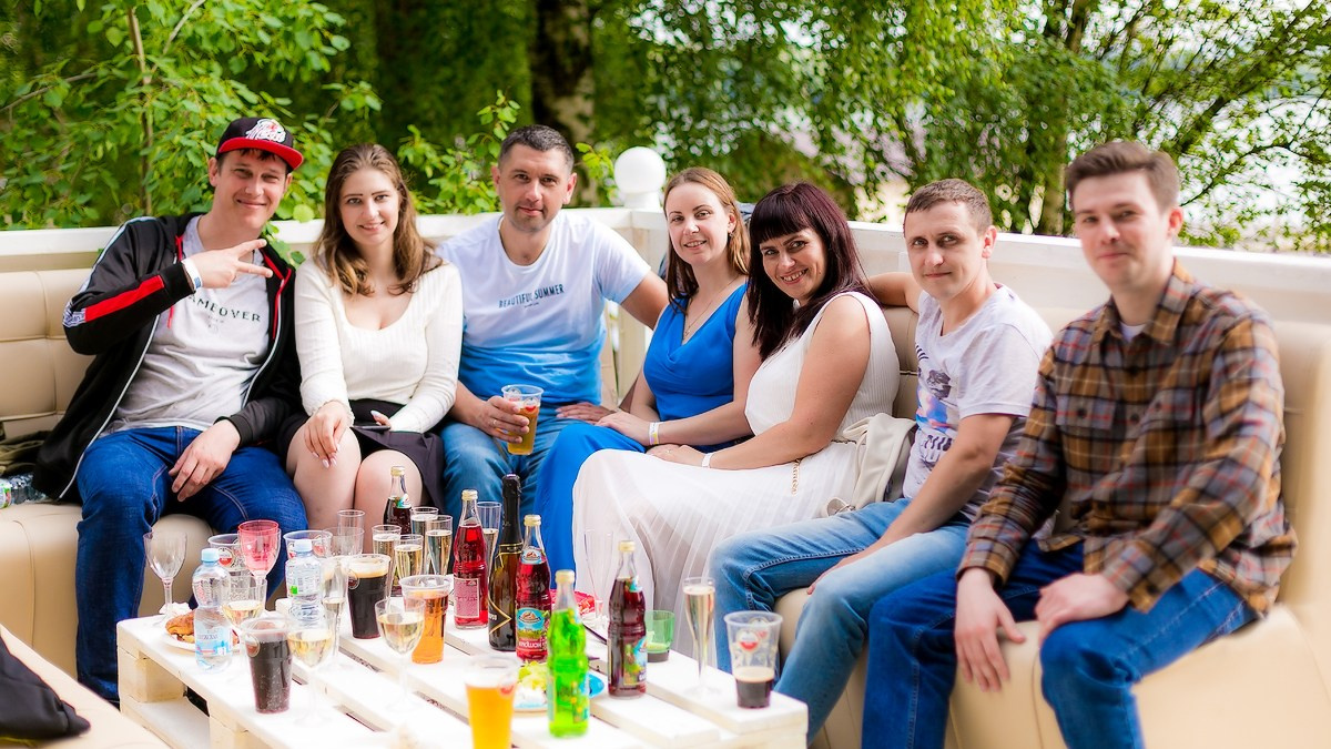 Фотосъемка корпоратива Major на берегу строгинской поймы. Репортажный фотограф Борис Геер