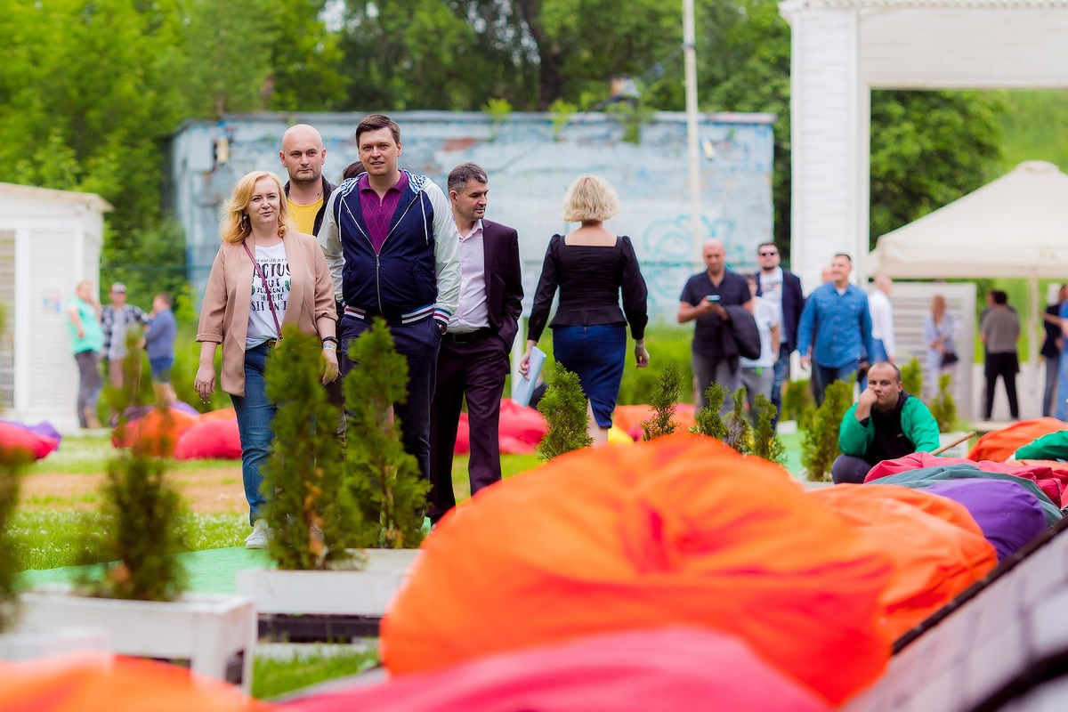 Фотосъемка корпоратива Major на берегу строгинской поймы. Репортажный фотограф Борис Геер