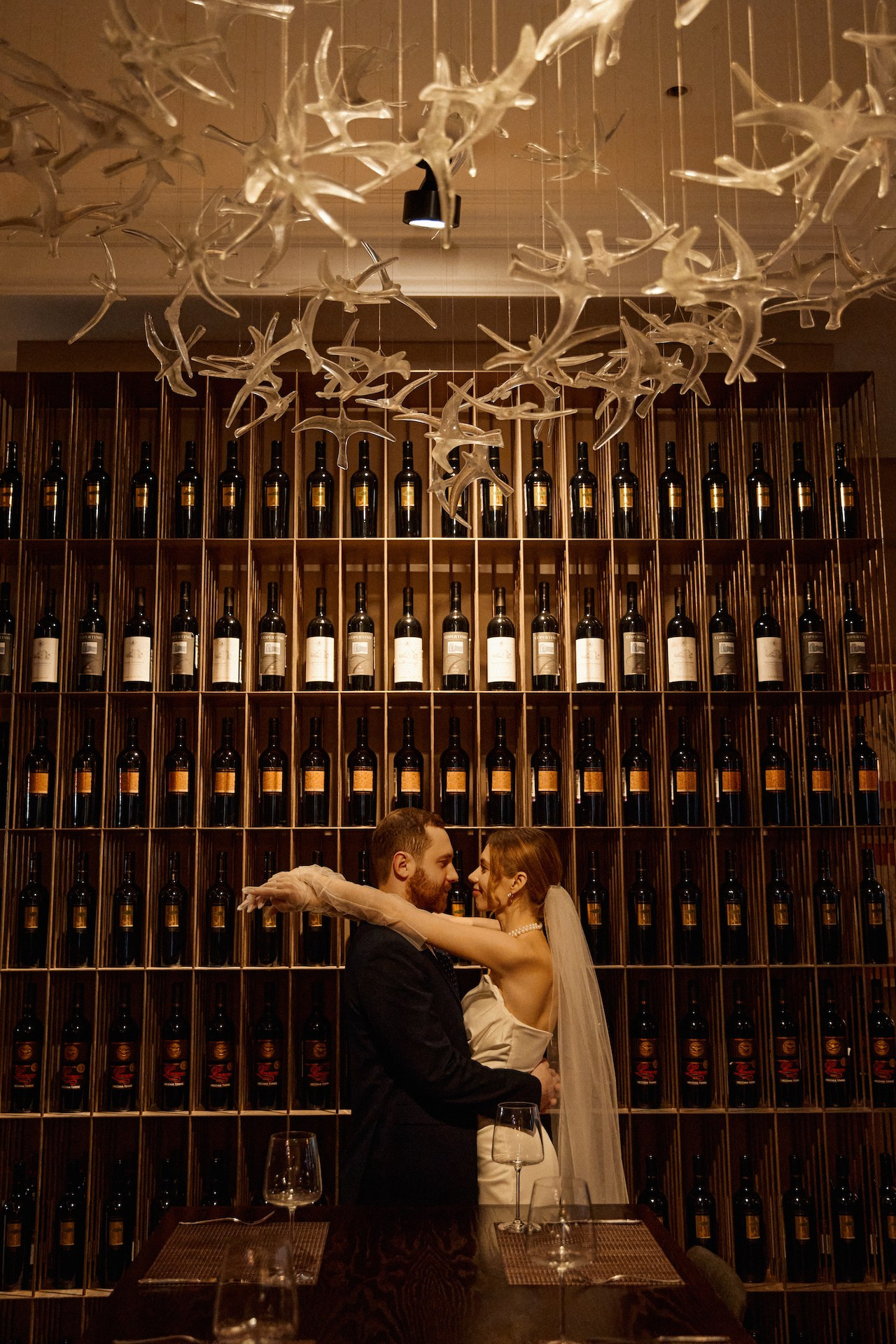 Ищете профессионального свадебного фотографа в Москве? Обратитесь ко мне - я специалист с многолетним опытом работы в сфере свадебной фотографии.