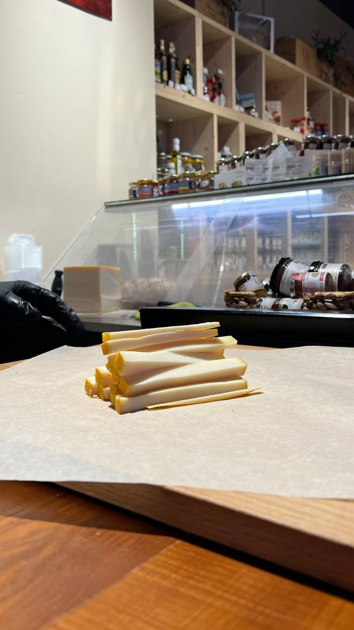 ФРОМАЖЕР (СПЕЦИАЛИСТ ПО ПОДБОРУ СЫРА)