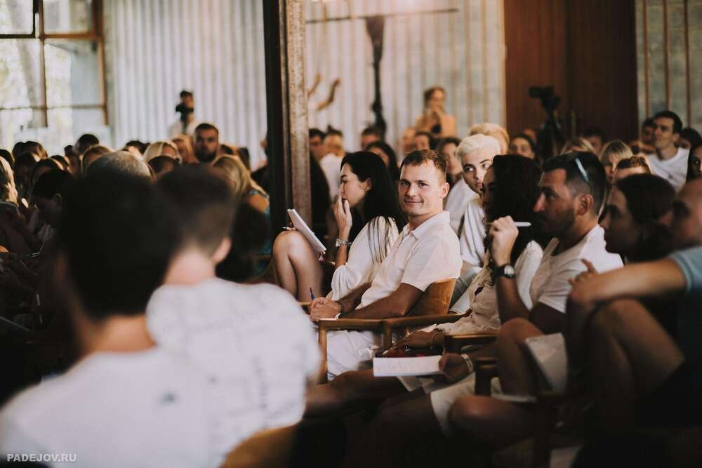 Репортажная съемка образовательных интенсивов | Живые и информативные кадры вашего мероприятия