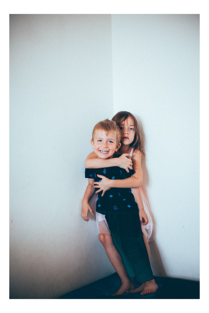 Брат и сестра. Фотограф Денис Денисов