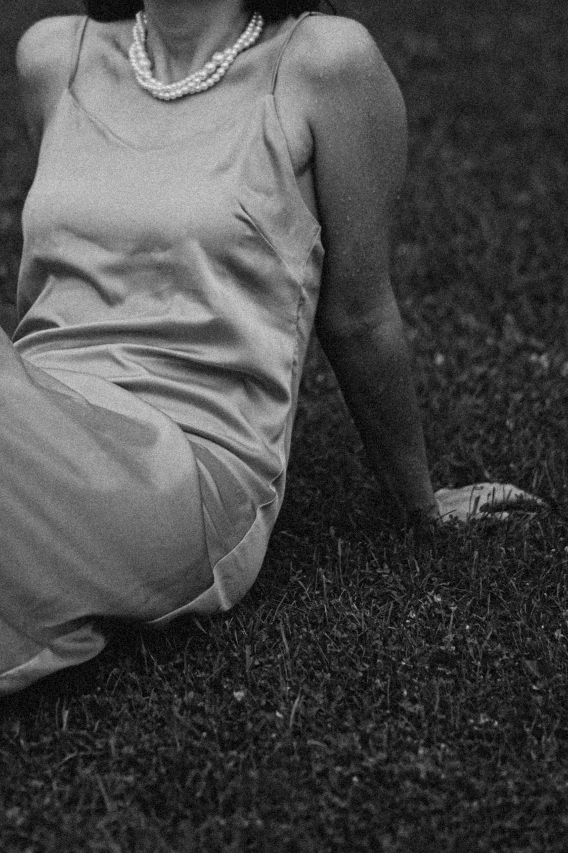 Чёрно-белая фотосессия в дождь