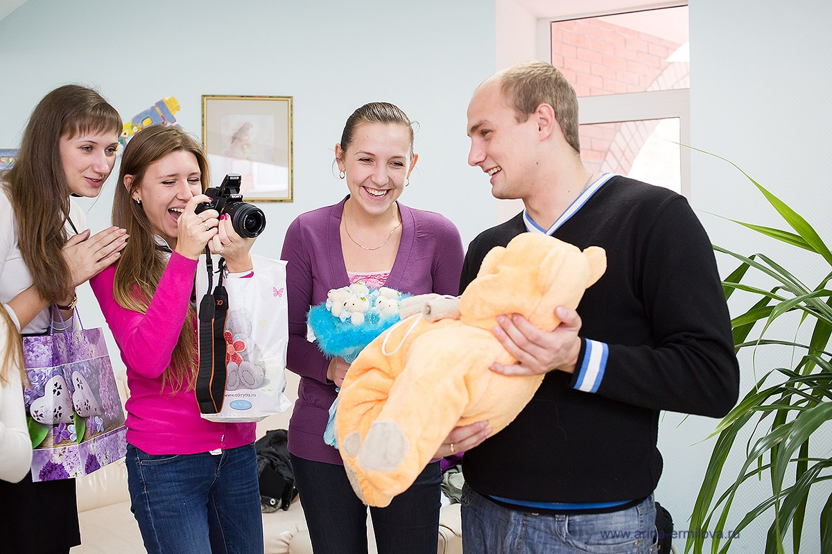 Выписка из роддома. Репортажный, семейный и детский фотограф в Пензе и Заречном Арина Ермилова. Картины барельеф на заказ