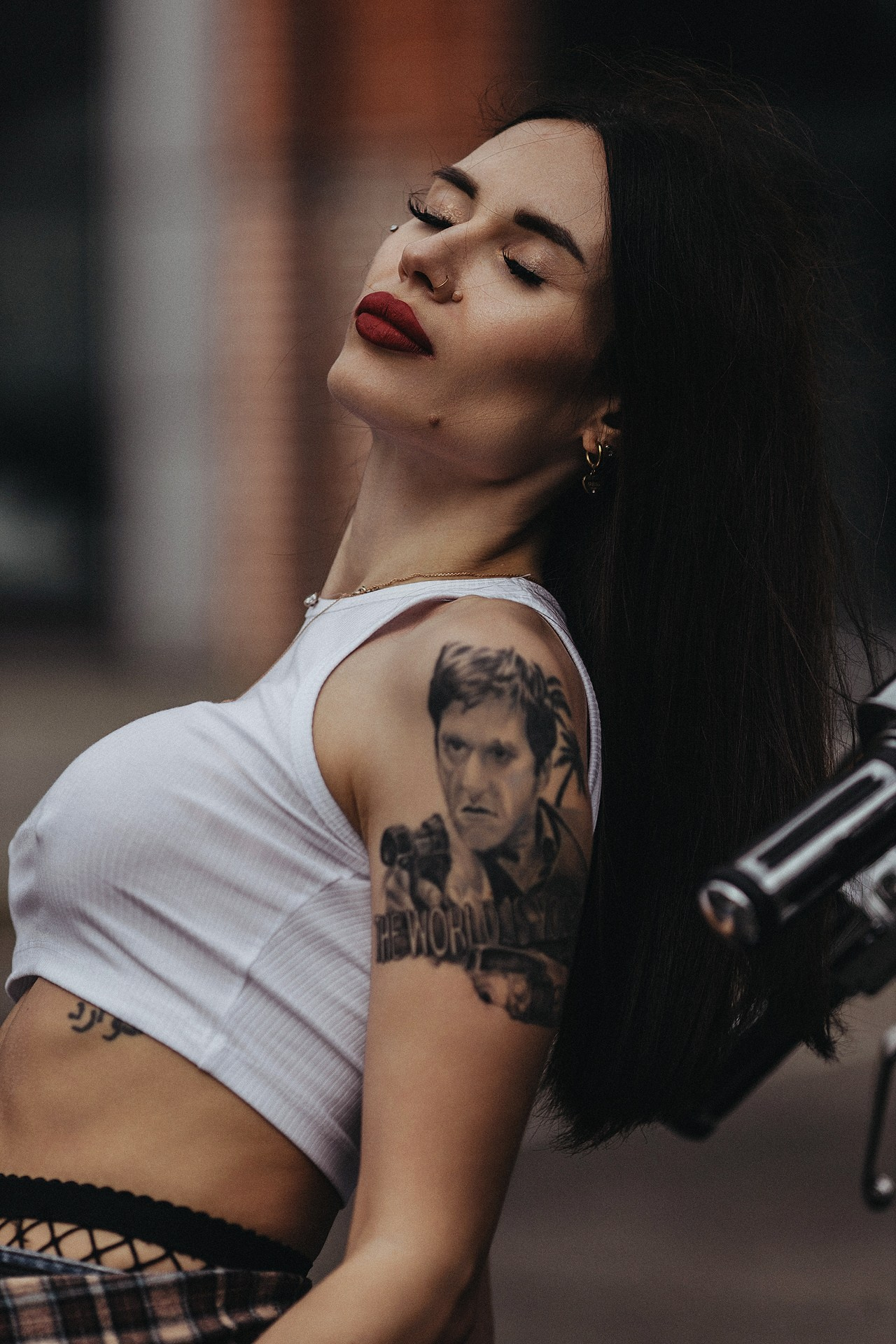 Фотосессия с байком на парковке. Семейный и детский фотограф в Москве Артём Жигурс