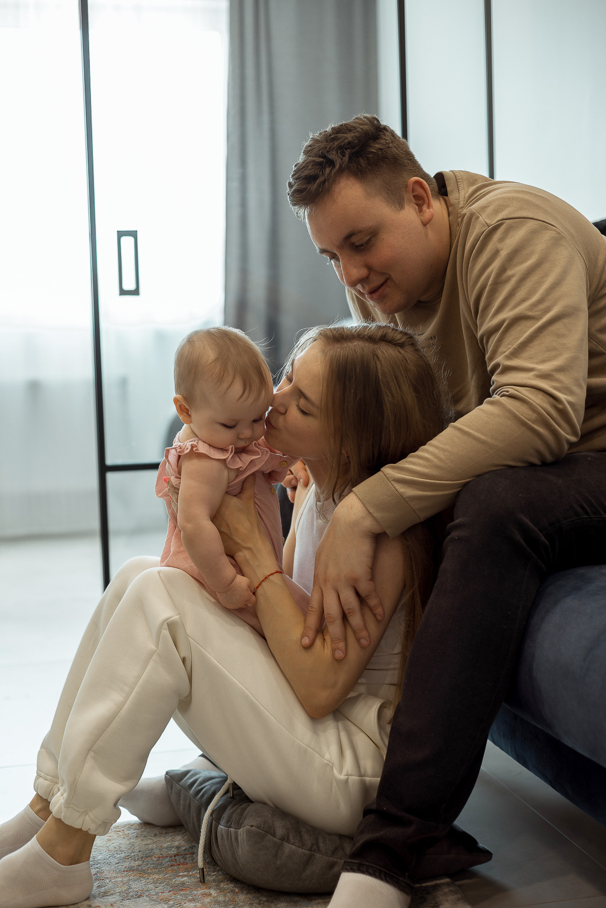 Happy Family_Олег, Юля и Машенька. Свадебный и семейный фотограф в Минске Яна Новак