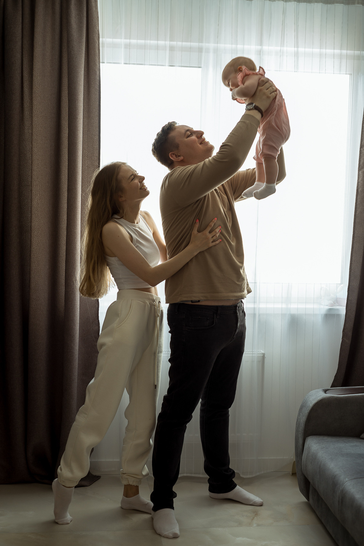 Happy Family_Олег, Юля и Машенька. Свадебный и семейный фотограф в Минске Яна Новак