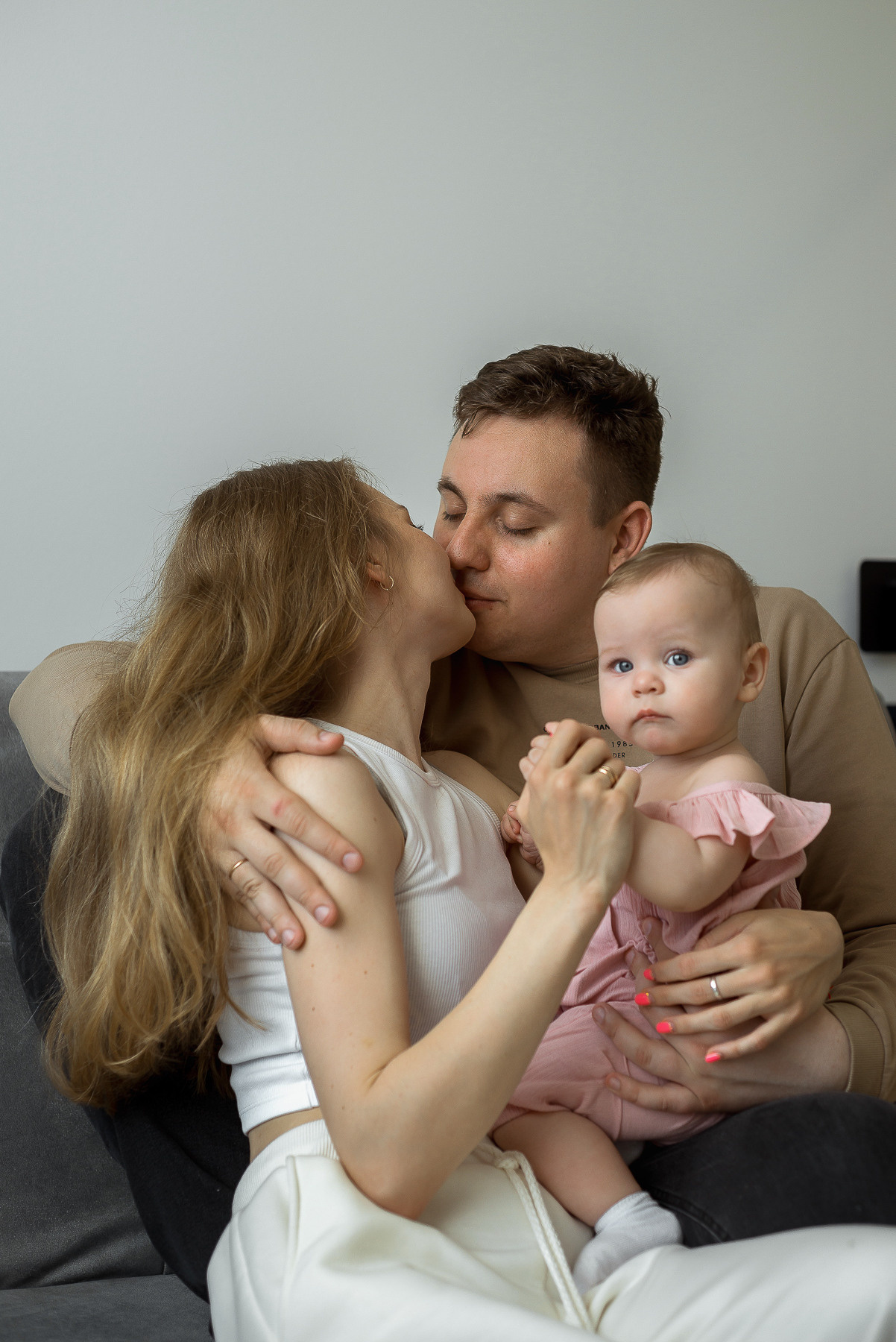 Happy Family_Олег, Юля и Машенька. Свадебный и семейный фотограф в Минске Яна Новак