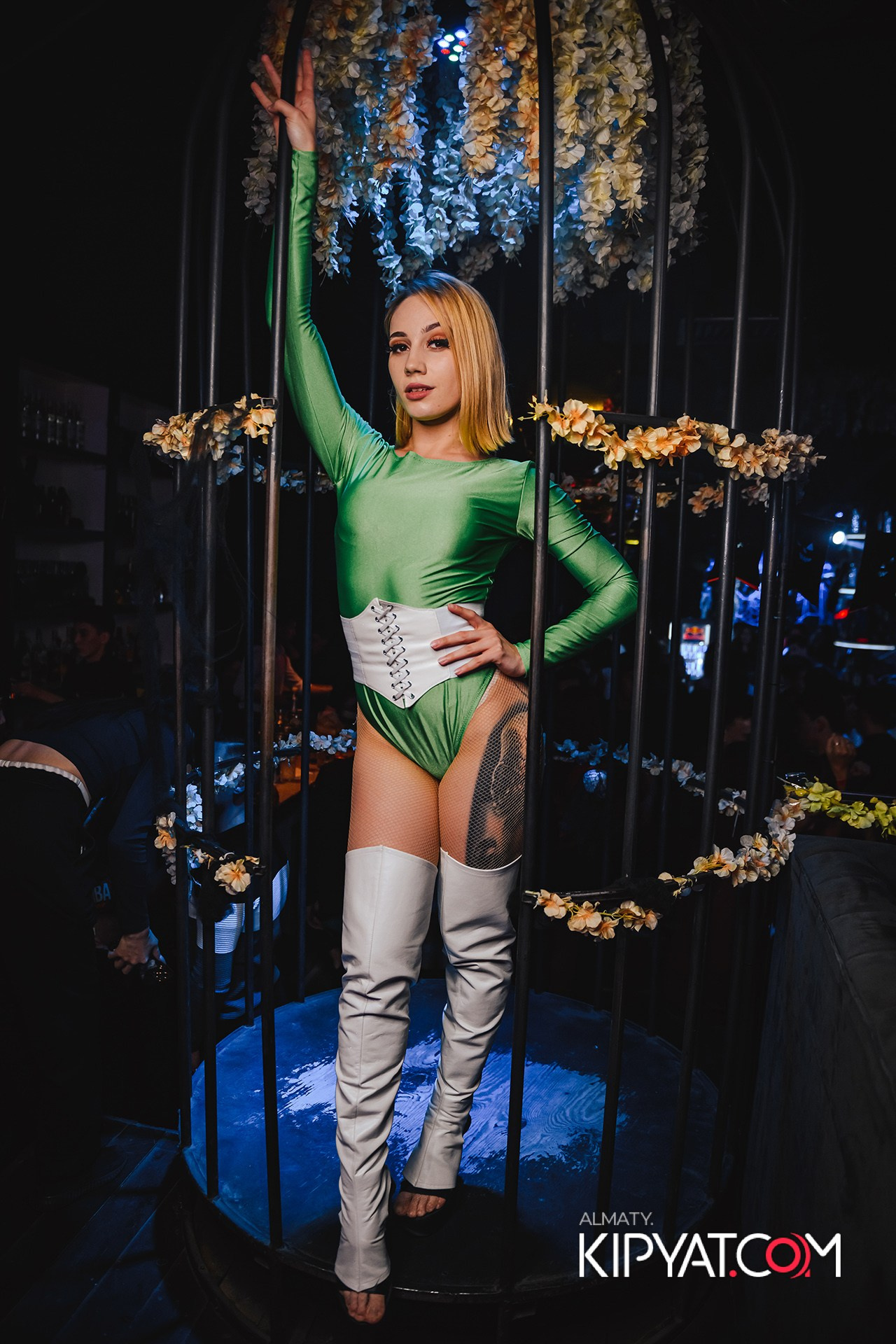 UYAT EMES BAR. КИПЯТКОМ АЛМАТЫ!