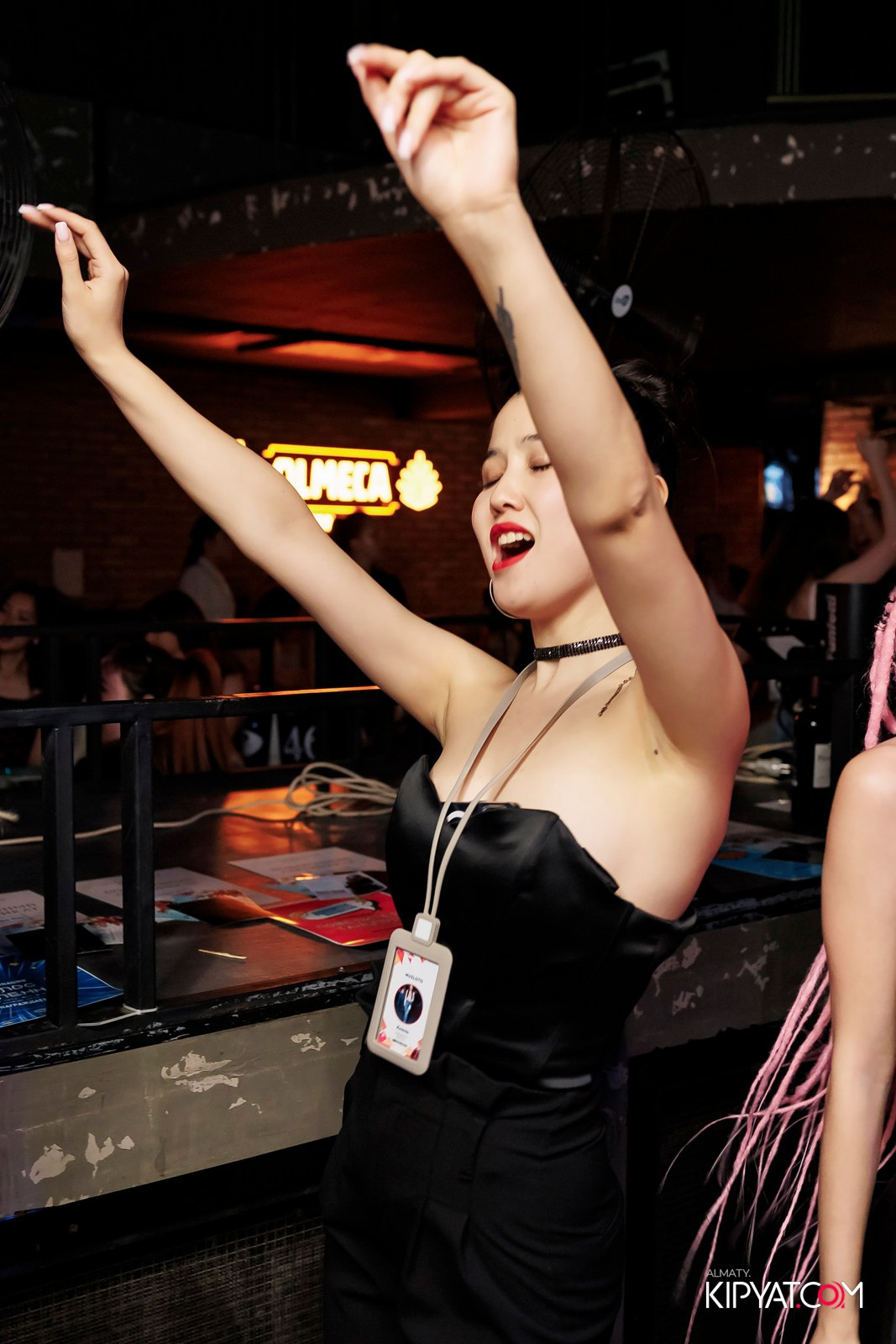 МУЗЫКАЛЬНОЕ ЛОТО В HIT RETRO. КИПЯТКОМ АЛМАТЫ!