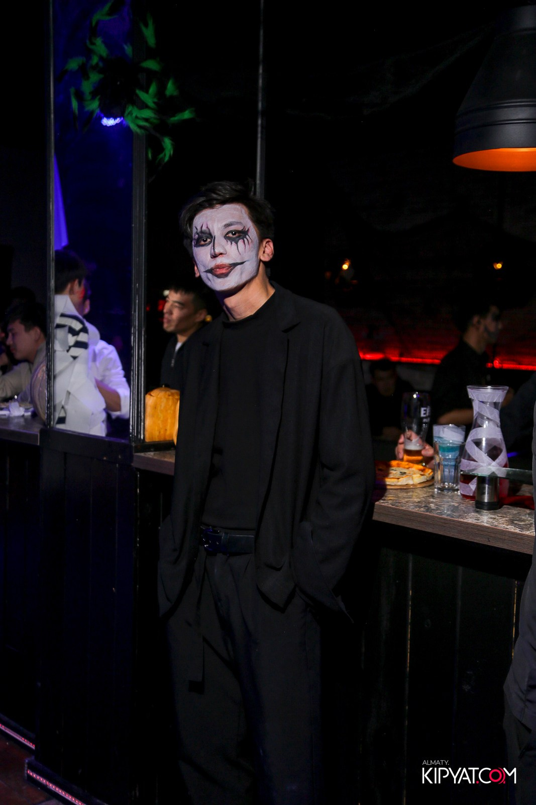 ARAGOSTA ДИСКО-БАР. КИПЯТКОМ АЛМАТЫ!