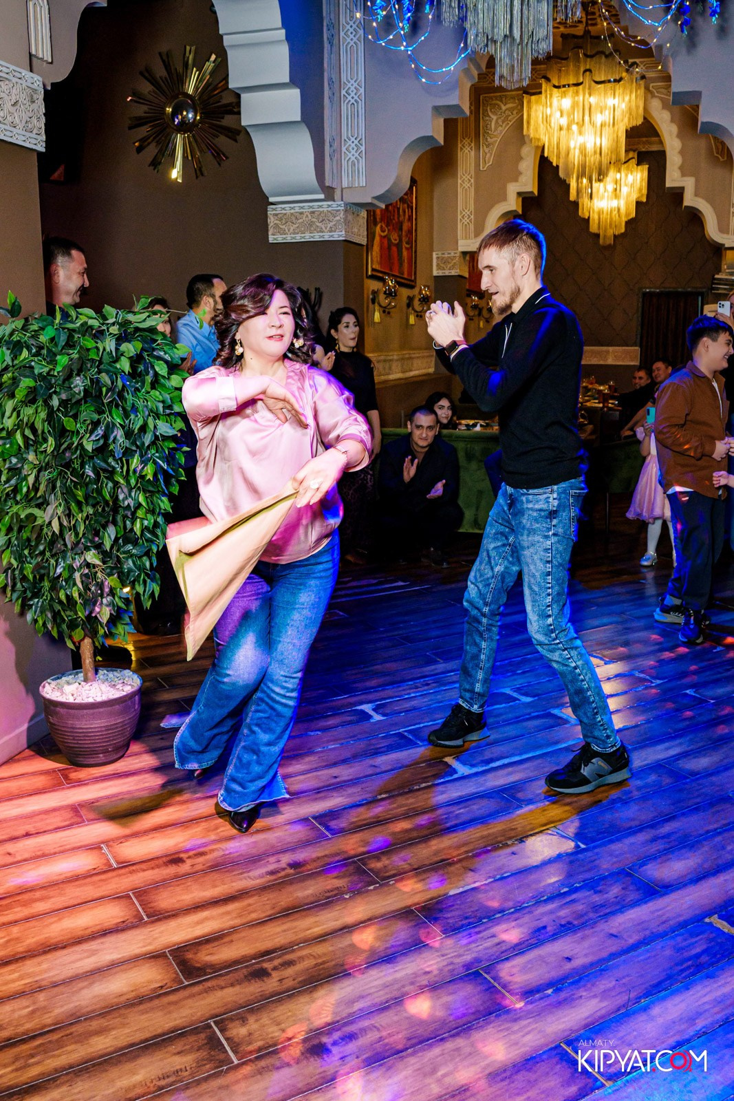 РЕСТОРАН NARSHARAB. КИПЯТКОМ АЛМАТЫ!