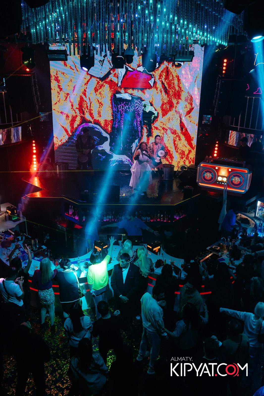 SANTA BARBARA — ВЫСТУПЛЕНИЕ LIZWI. КИПЯТКОМ АЛМАТЫ!